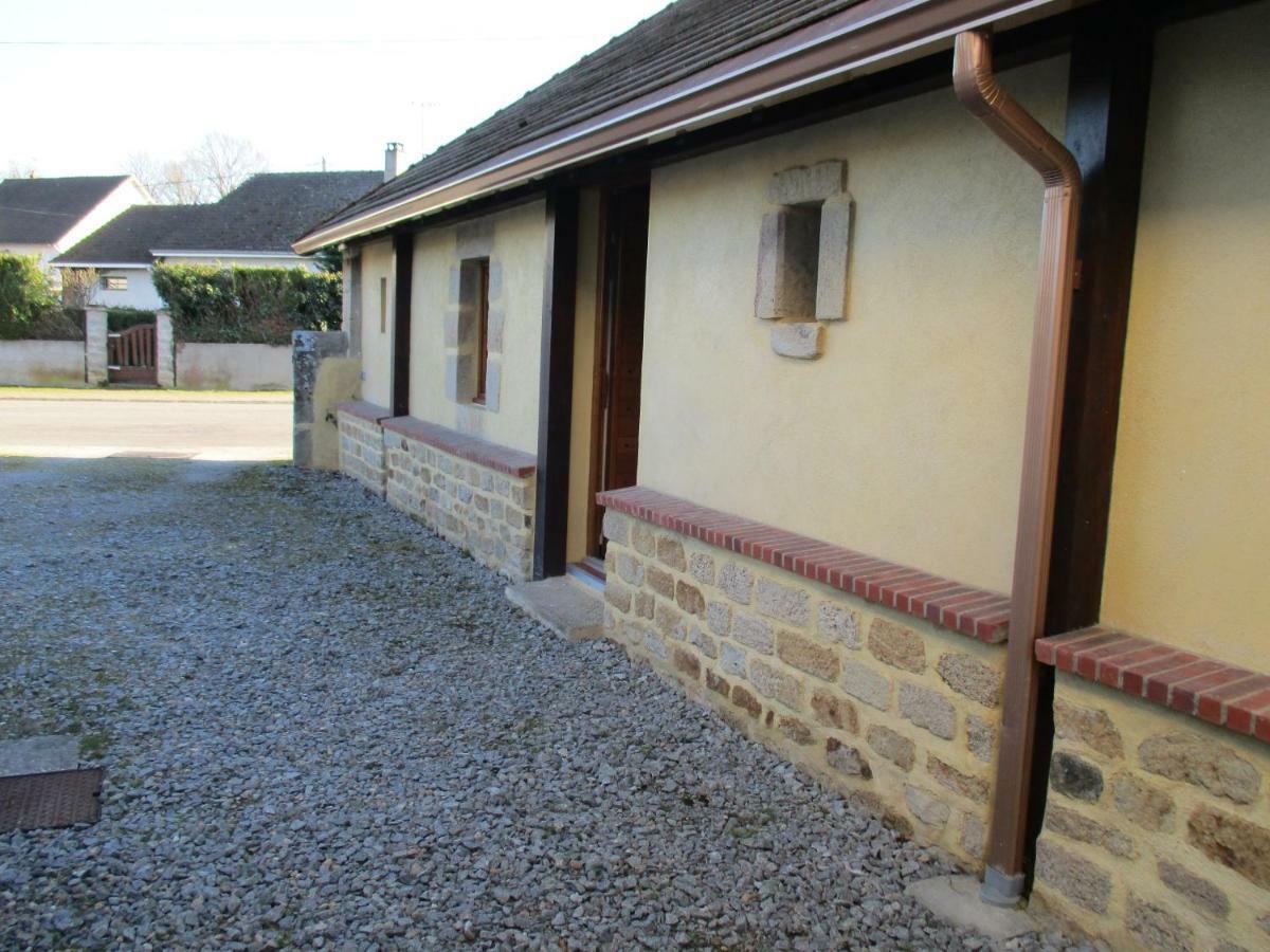 Chez Bari Vila Bourbon-lʼArchambault Exterior foto